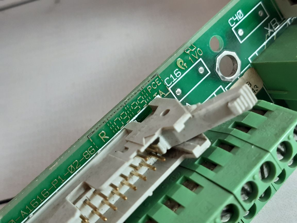 Siemens C98043-a1616-l1-04 Terminal Board C98040-a1616-p1-02-85