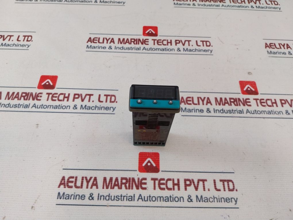 Cal Controls 3300 Temperature Controller 100-240V