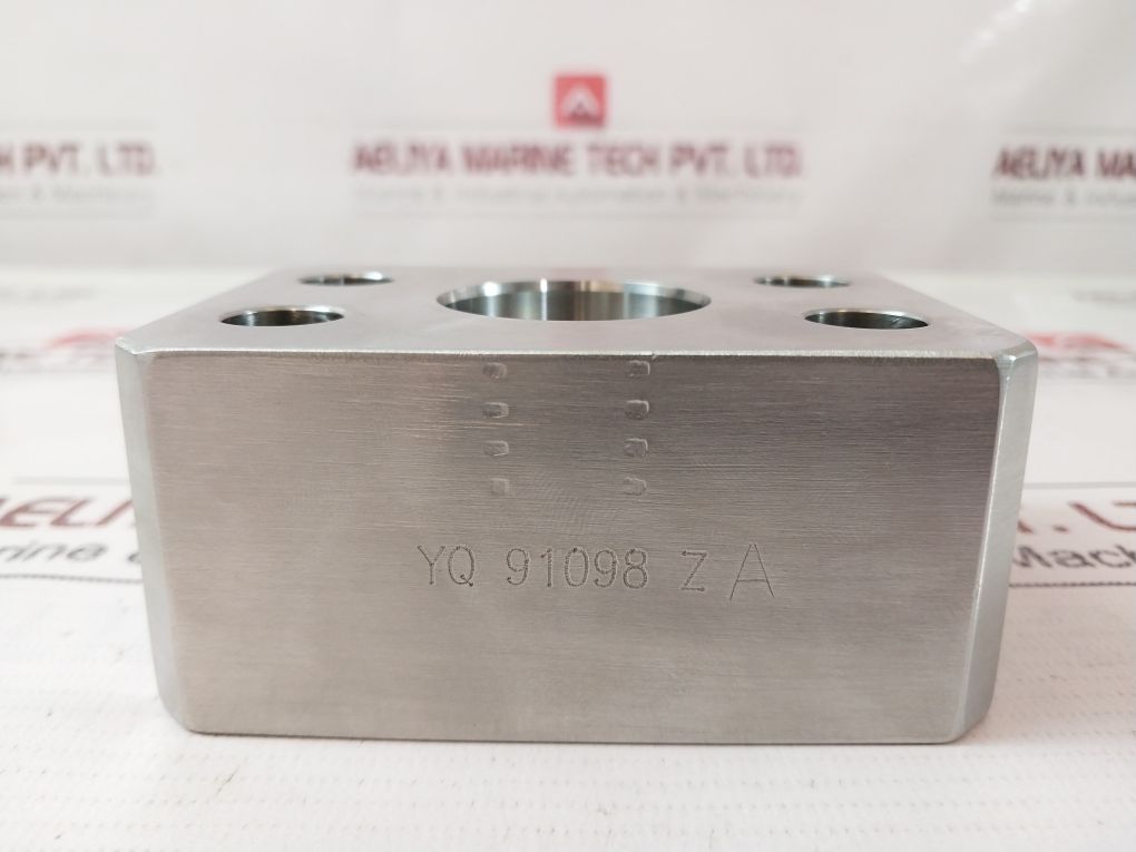 Cameron 2725422-01 Square Flange