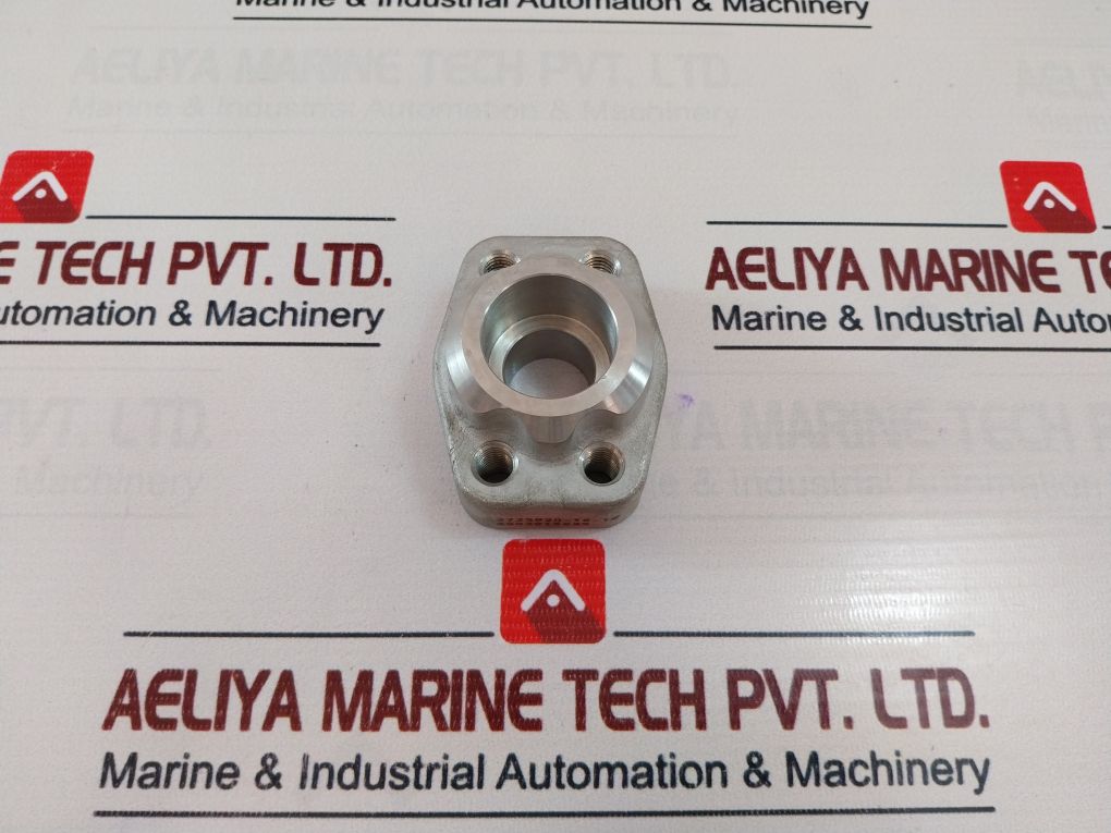 Cameron 2725820-16-16 Threaded Flange Socket