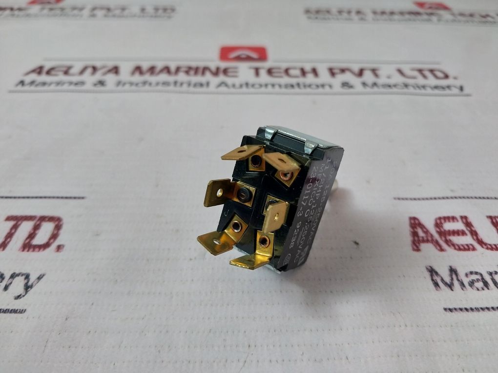 Carling 23-0117-3 Toggle Switch 20A 125-250 Vac