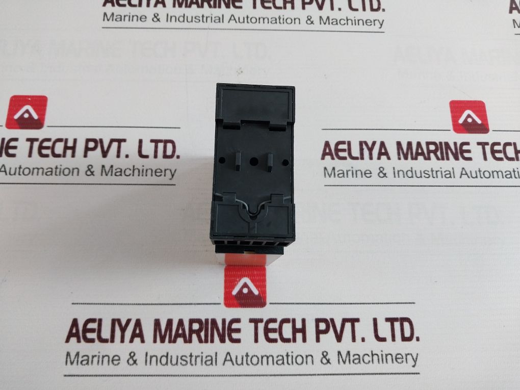 Carlo Gavazzi S 110 166 024 Combination Automatic Start Timer With Base 24V