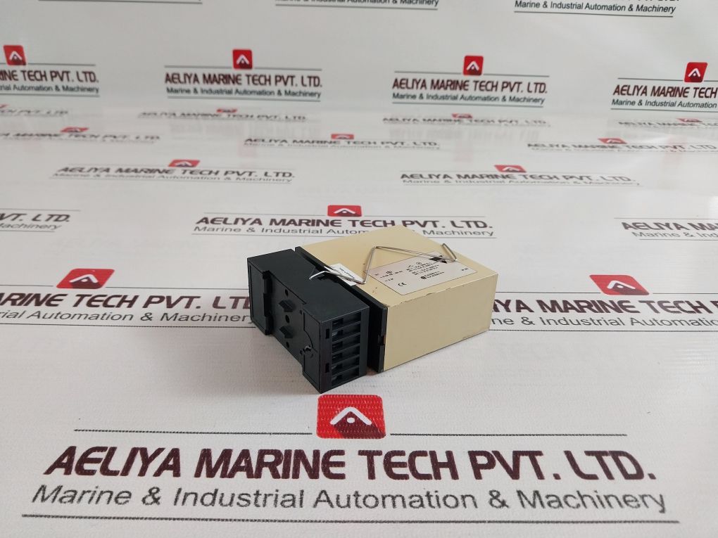 Carlo Gavazzi S 110 166 024 Combination Automatic Start Timer With Base 24V