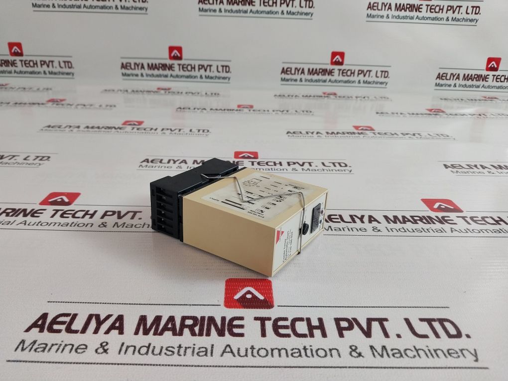 Carlo Gavazzi S 110 166 024 Combination Automatic Start Timer With Base 24V