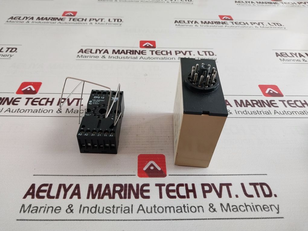 Carlo Gavazzi S 110 166 024 Combination Automatic Start Timer With Base 24V