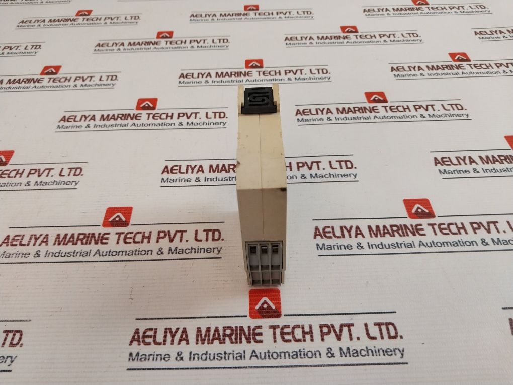 Carlo Gavazzi Dmb01Dm24 Multifunction Timer 0.1S-10H 240V 1/2Hp