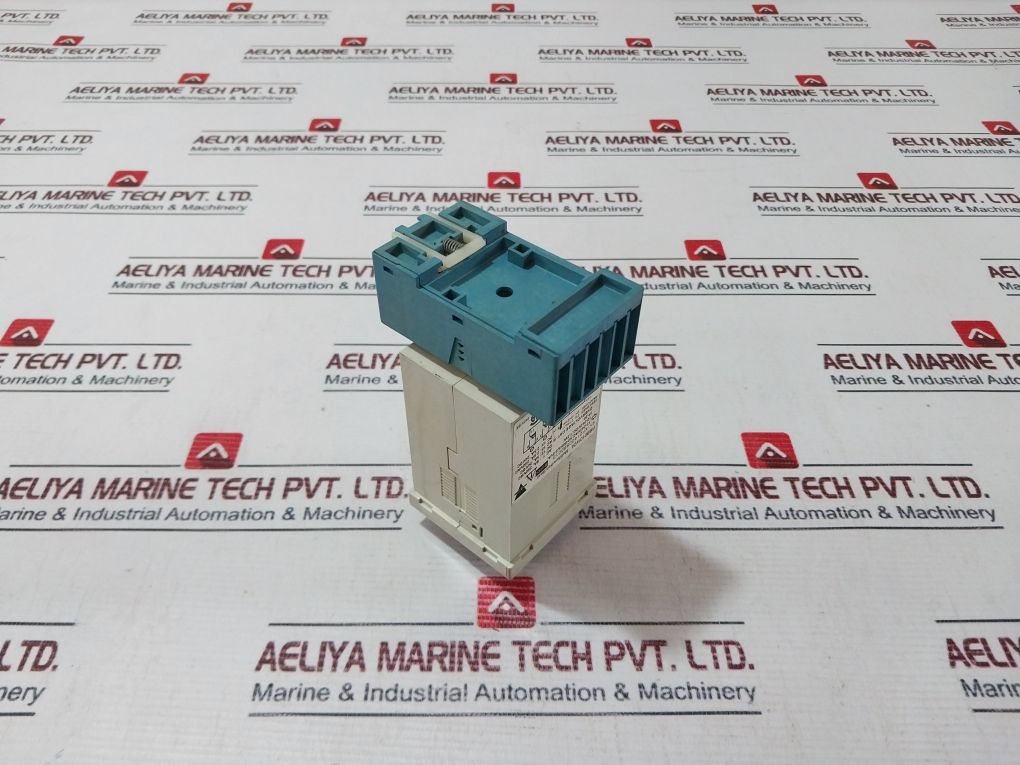 Carlo Gavazzi Fmb01Dw24 Multifunction Timer With Base 0.2 To 12 Sec