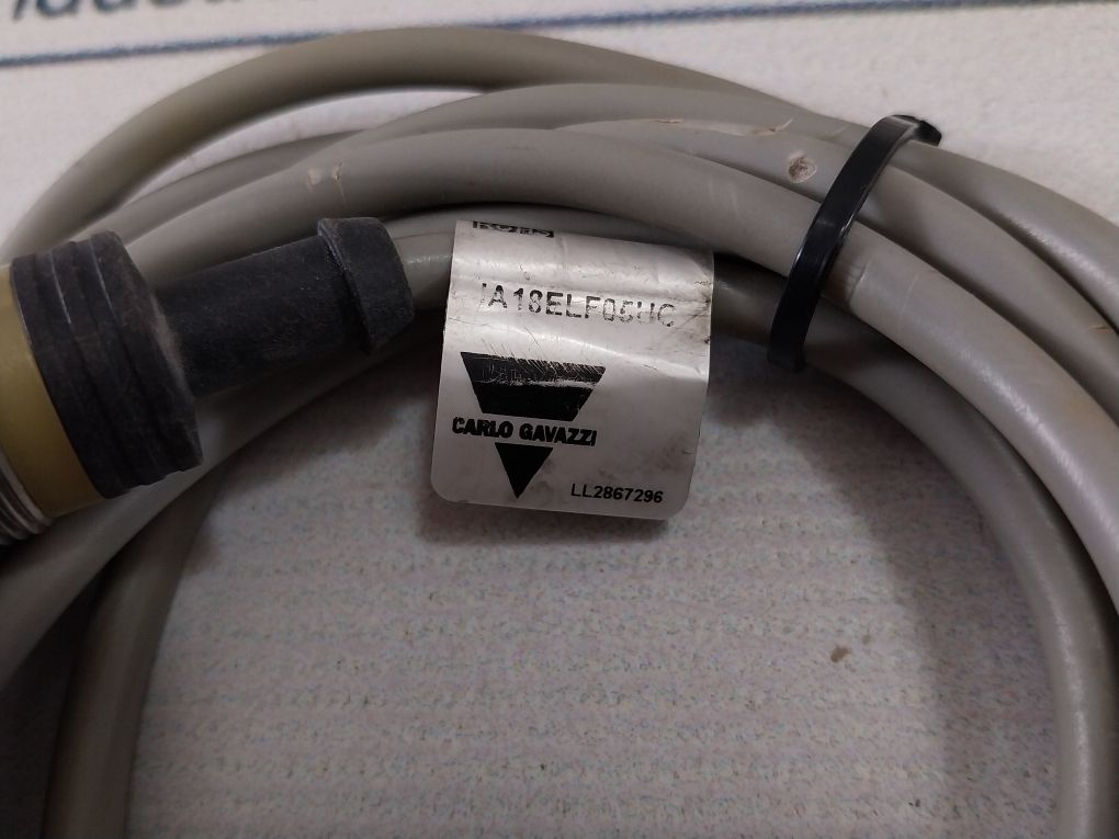 Carlo Gavazzi Ia18Elf05Hc Proximity Sensor