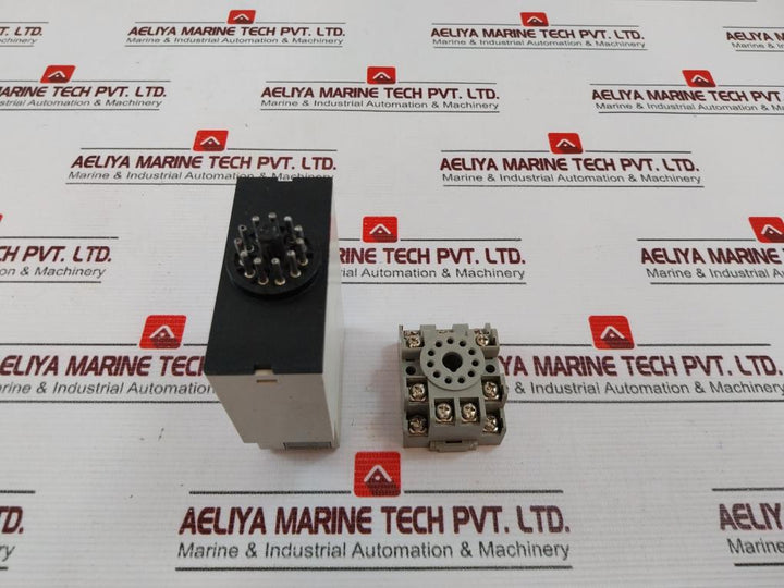 Carlo Gavazzi Pua01Cb23500V Voltage & Current Relay With Base Ip20