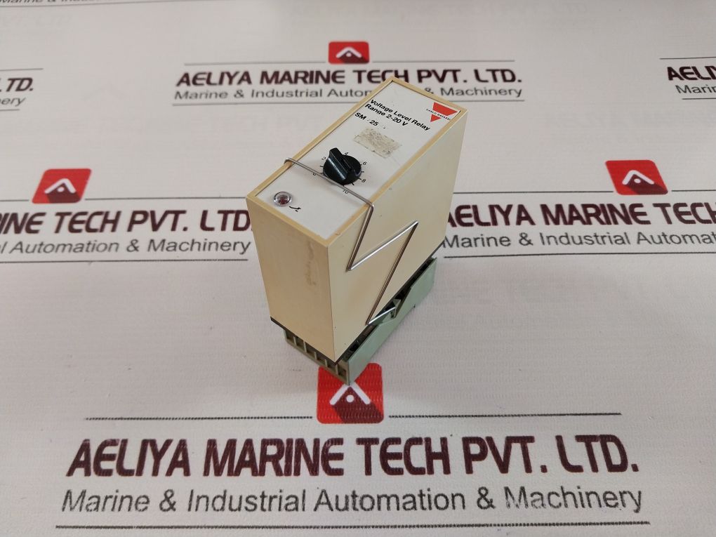 Carlo Gavazzi Sm 25 Voltage Level Relay 2-20V With Base