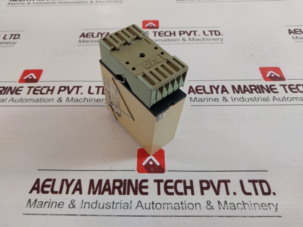 Carlo Gavazzi Sm 25 Voltage Level Relay 2-20V With Base