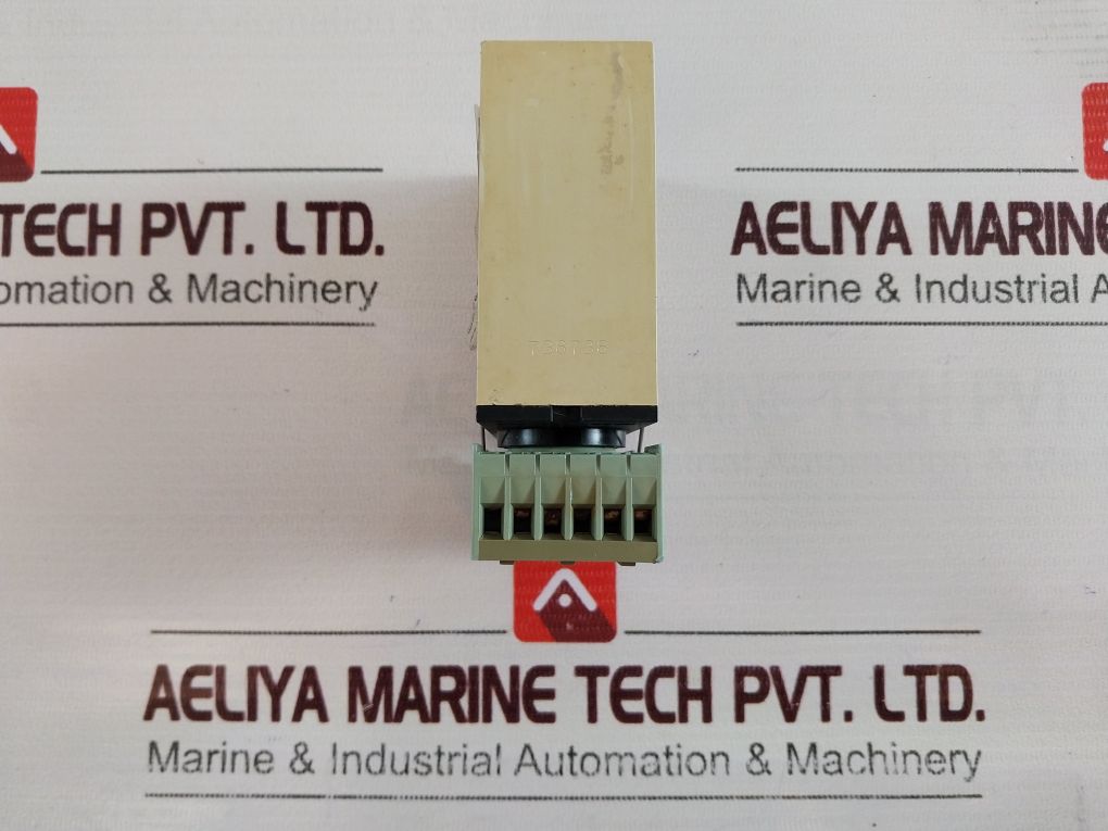 Carlo Gavazzi Sm 25 Voltage Level Relay 2-20V With Base