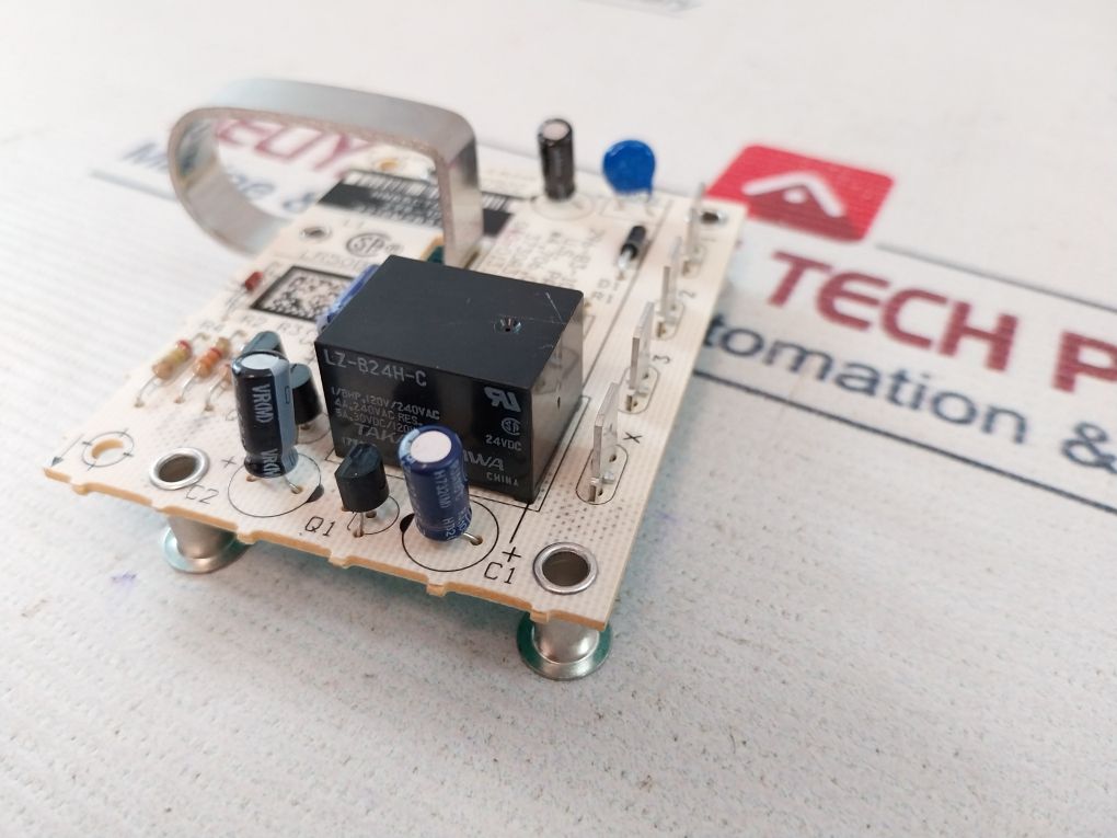 Carrier 296-83-107A Control Board 94V-0