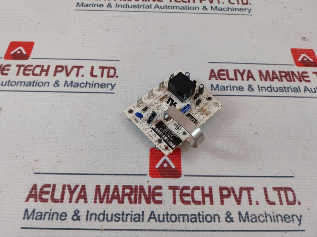 Carrier 296-83-107A Control Board 94V-0