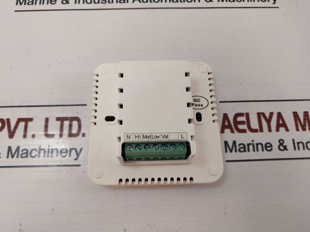 Carrier Tst-eenc06111Ecs00 Electronic Temperature Controller 50/60Hz