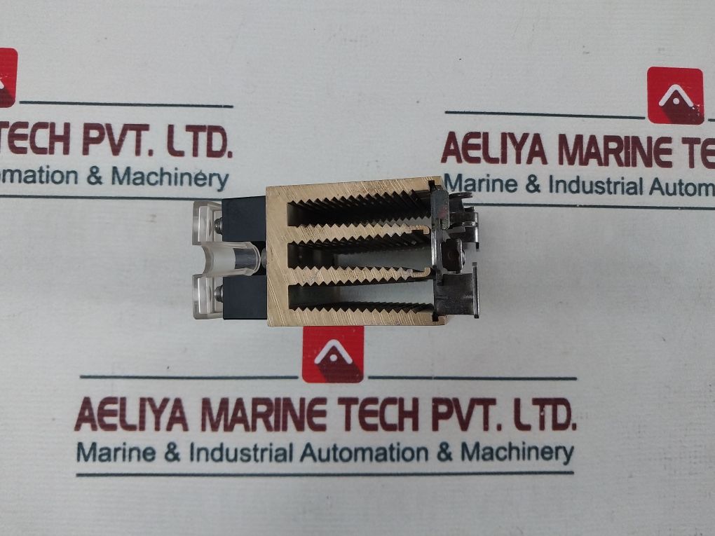 Celduc Sc955100 Solid State Relay 5-30Vdc