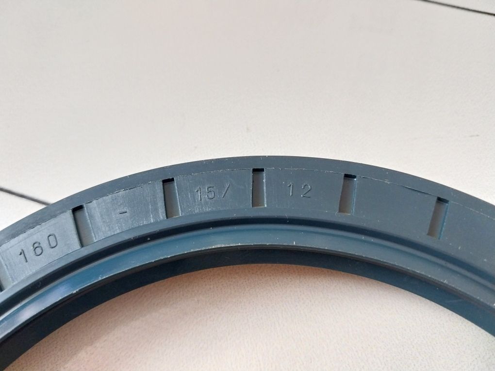 Lot Of 2X Cfw Bau6 Slx2 Oil Seal