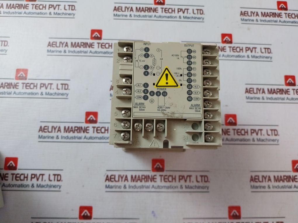 Chino Db1000 Digital Indicating Controllers Db1120-f000