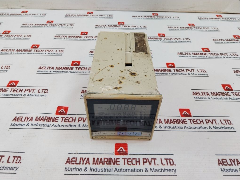 Chino Db1000F Digital Indicating Controller Db1120-000