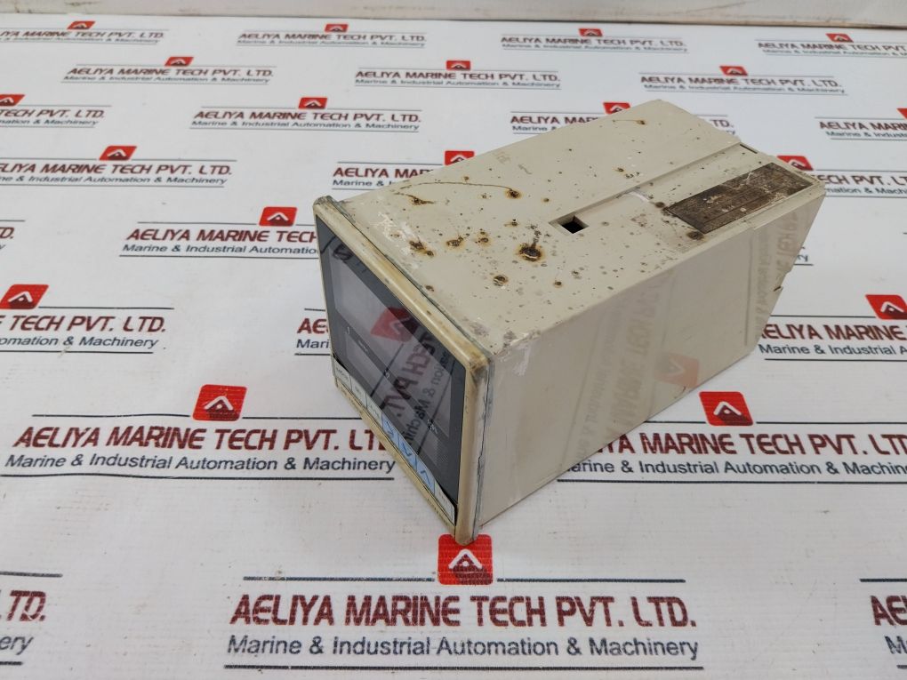 Chino Db1000F Digital Indicating Controller Db1120-000