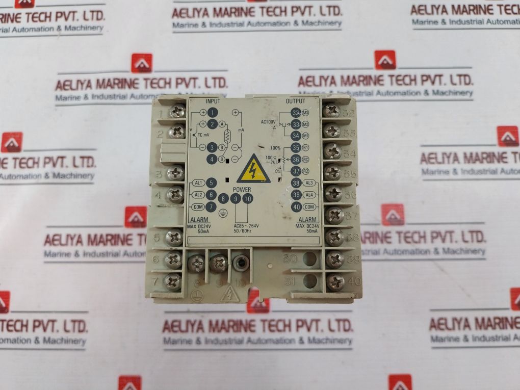 Chino Db1000F Digital Indicating Controller Db1120-000