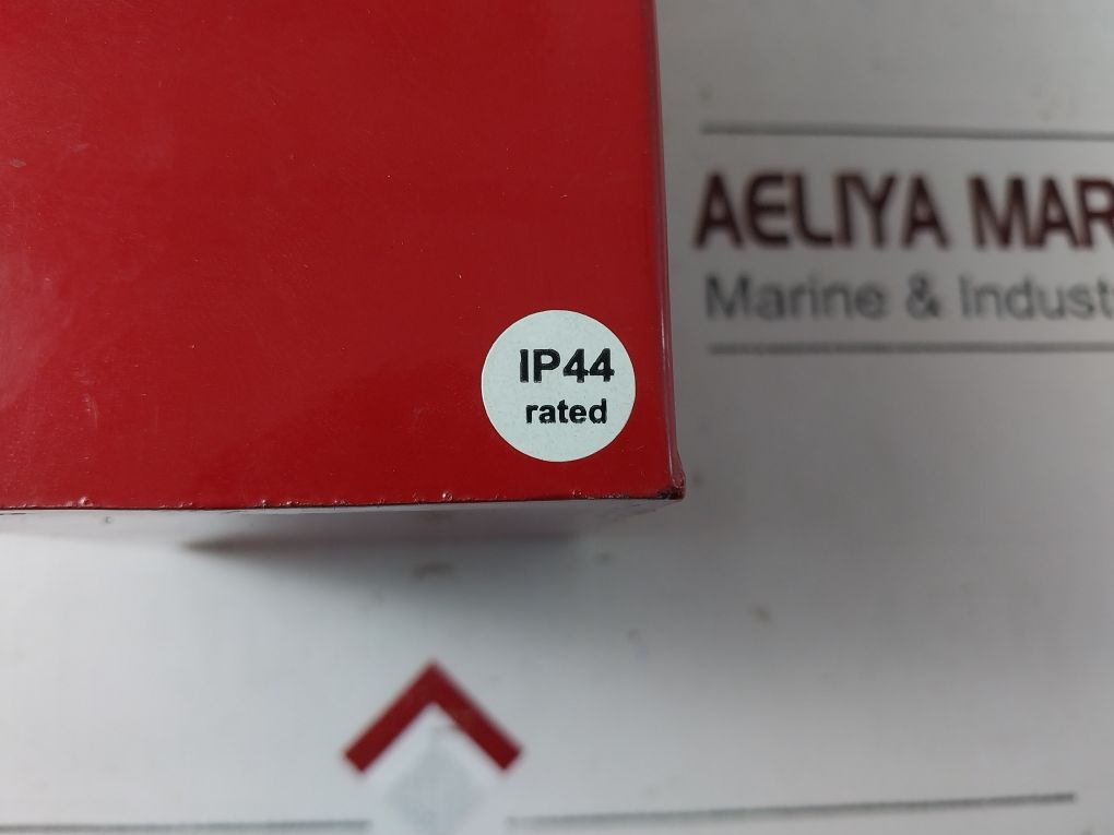 Ciglow C27859/Ct456 Rated Wall Mounted Flameless Lighter 230V