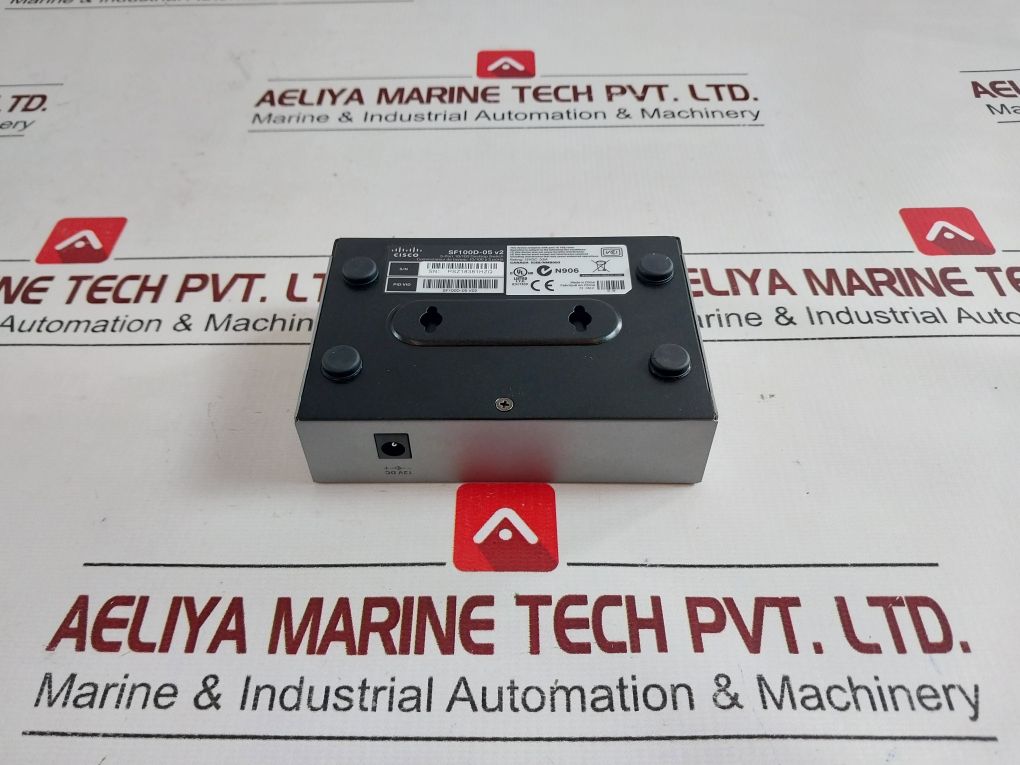 Cisco Sf100D-05 5-port 10/100 Desktop Switch