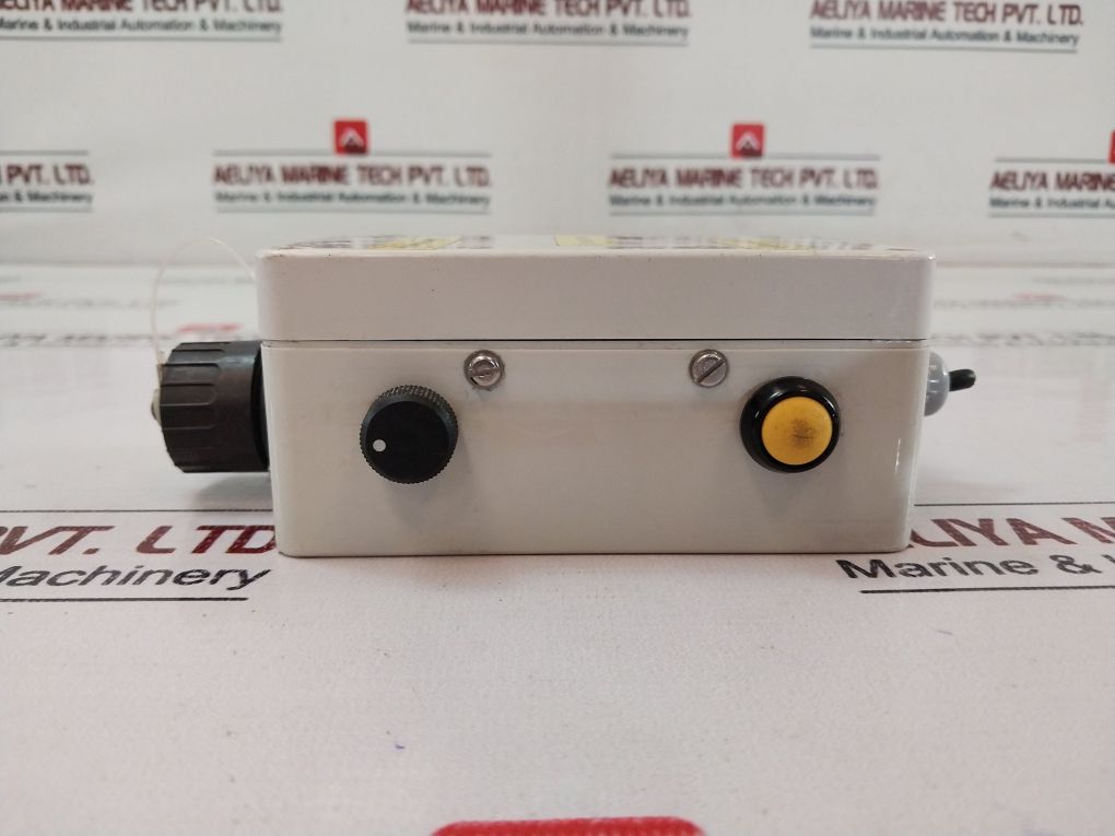 Clear-com Rs-601Z Single Channel Missing Belt Clip Outer Box