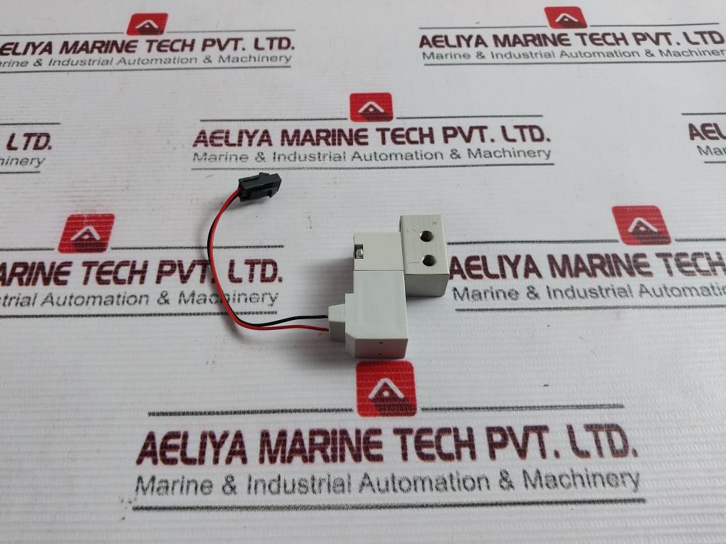 Clippard E315F Solenoid Valve 15Mm 3/2 24Vdc 700009726