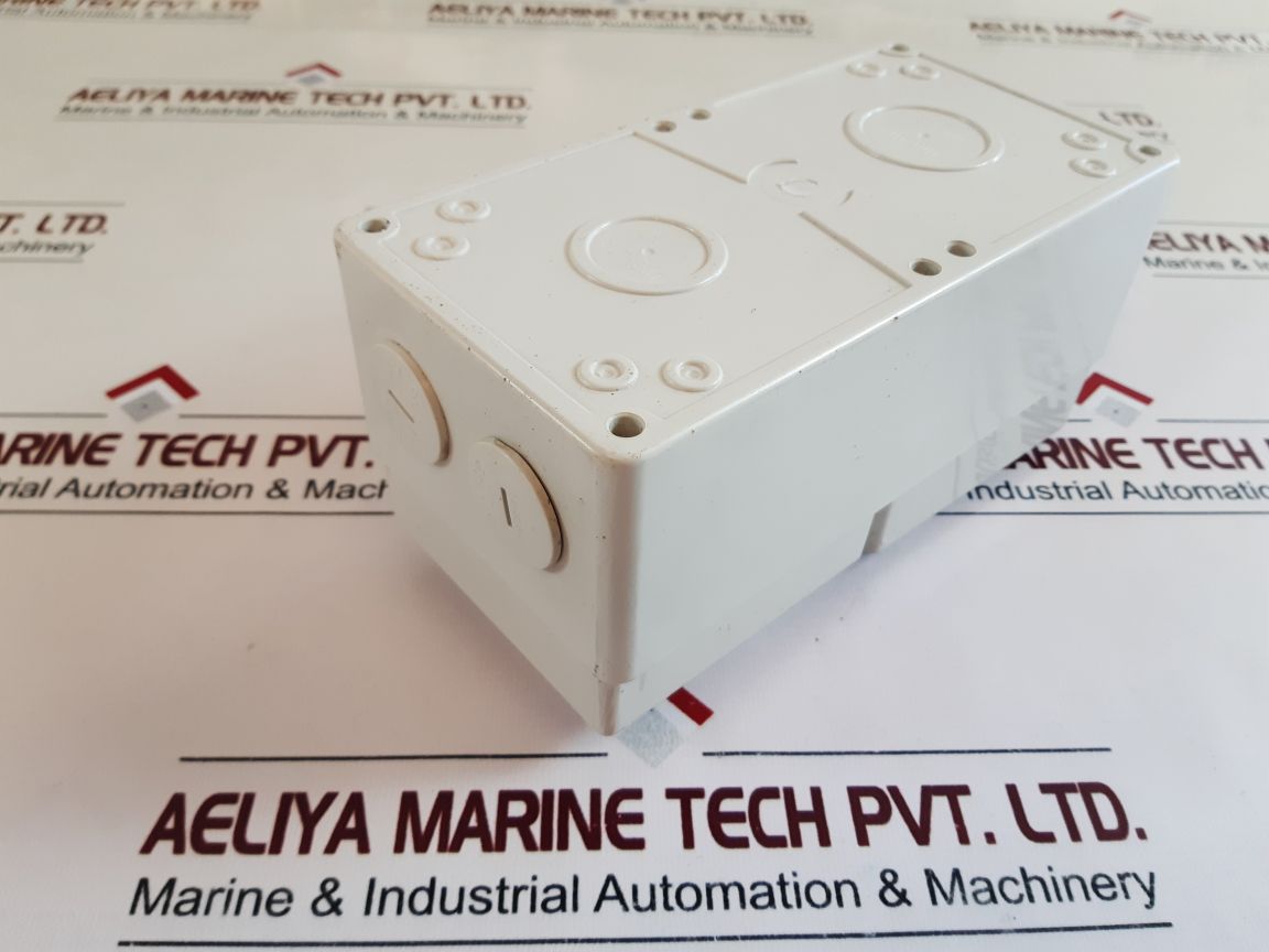 Clipsal 56C532 Switched Socket Outlet 32Amp