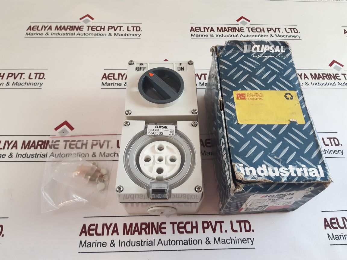 Clipsal 56C532 Switched Socket Outlet 32Amp