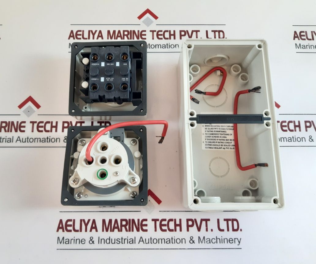 Clipsal 56C532 Switched Socket Outlet 32Amp