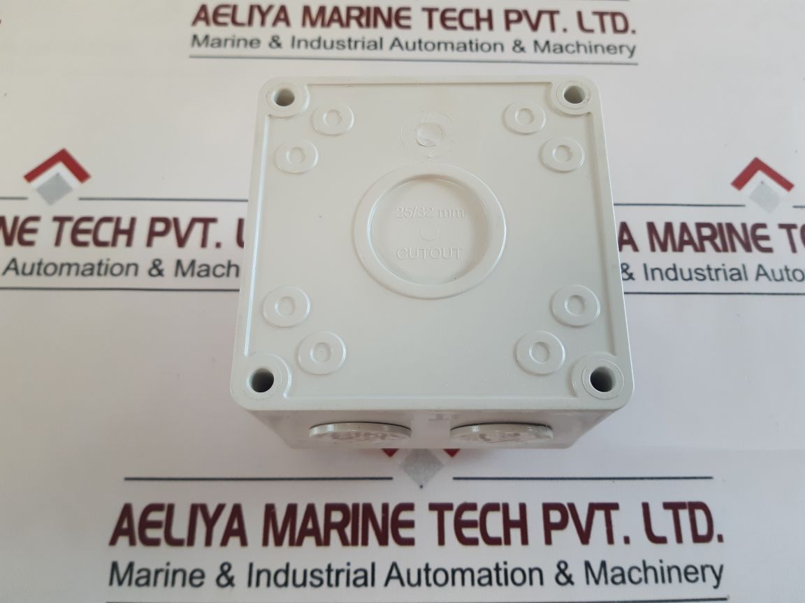 Clipsal 56Sw132 Single Pole Surface Switch 32A