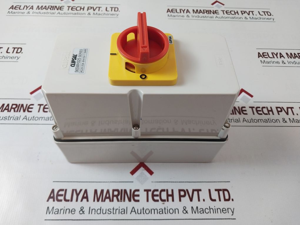 Clipsal 56Swh325 3-pole Enclosed Load Break Switch