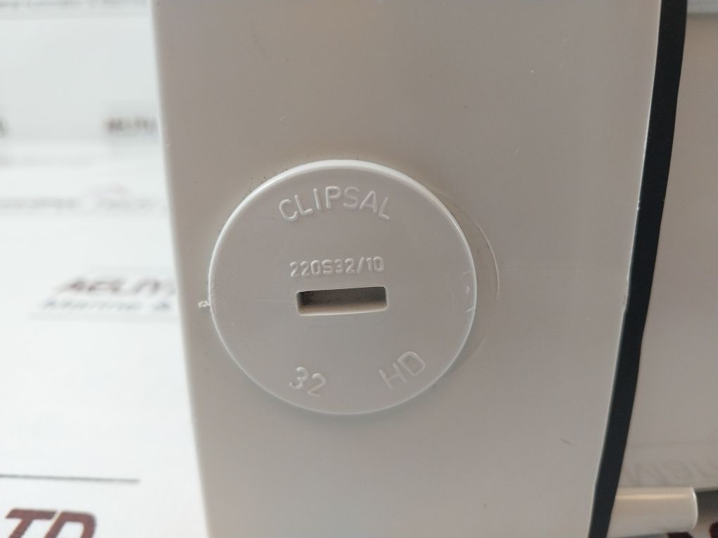 Clipsal 56Swh325 3-pole Enclosed Load Break Switch