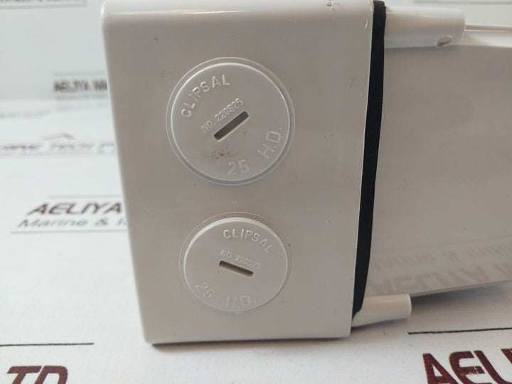 Clipsal 56Swh325 3-pole Enclosed Load Break Switch