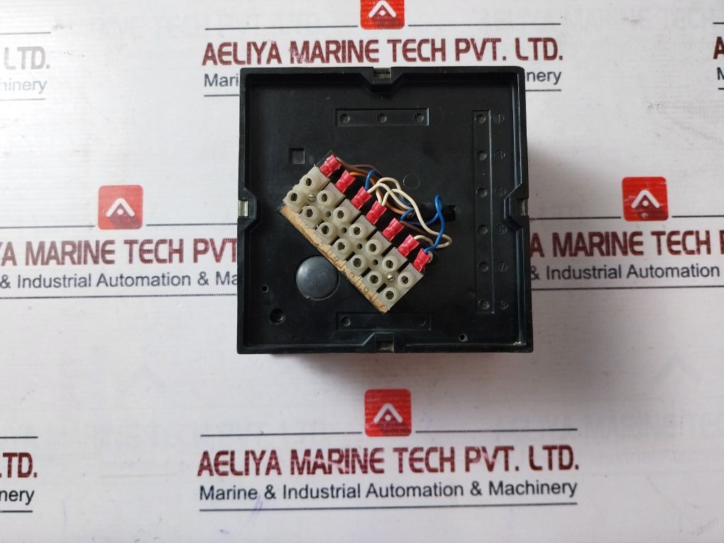 Coester 52 9015 Pressure Gauge 0-150 Km/H