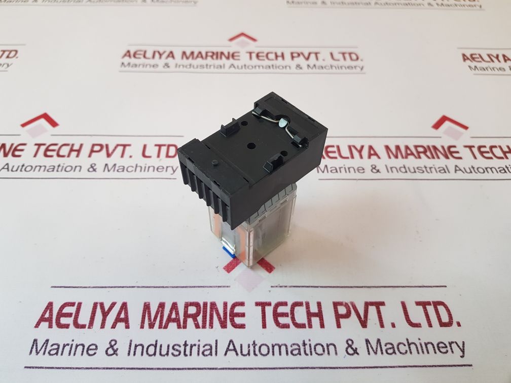 Comat C3-a 30D /…V Relay With Base