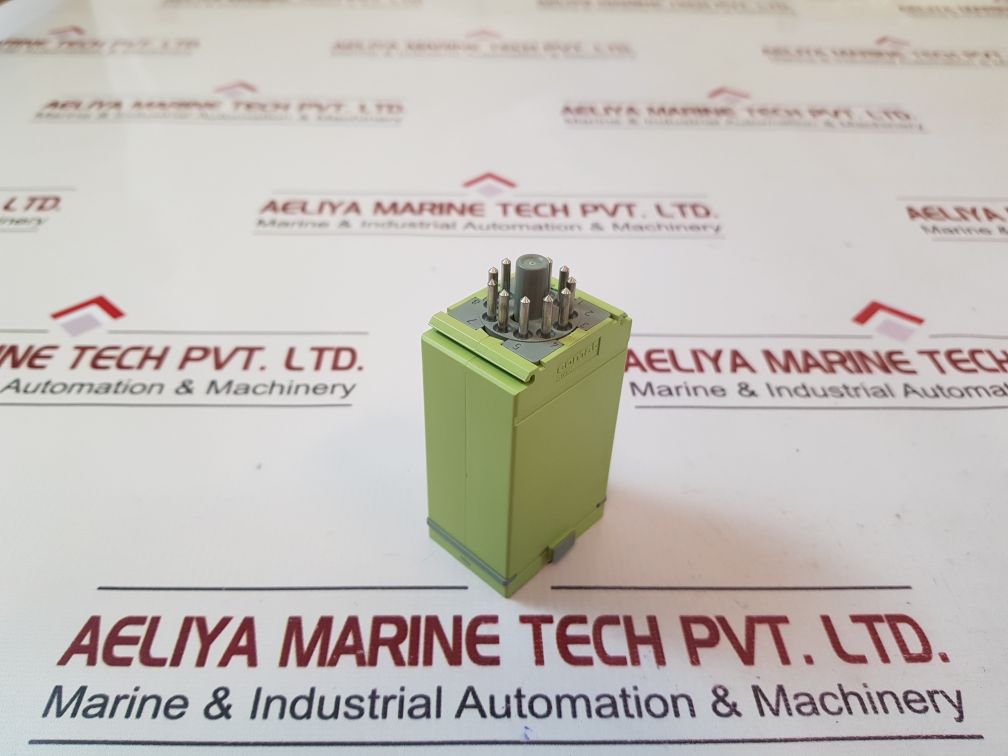 Comat C64/Uc Time Relay 110-240V~