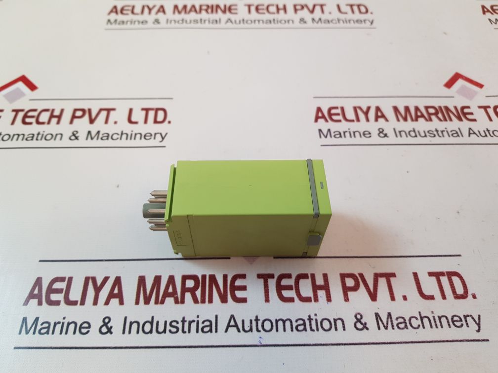 Comat C64/Uc Time Relay 110-240V~