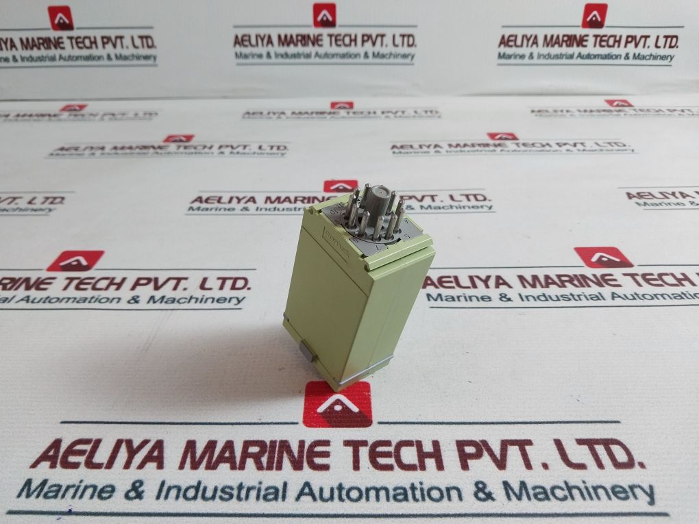 Comat Cs2/Uc110-240V Universal Multifunction Time Relay