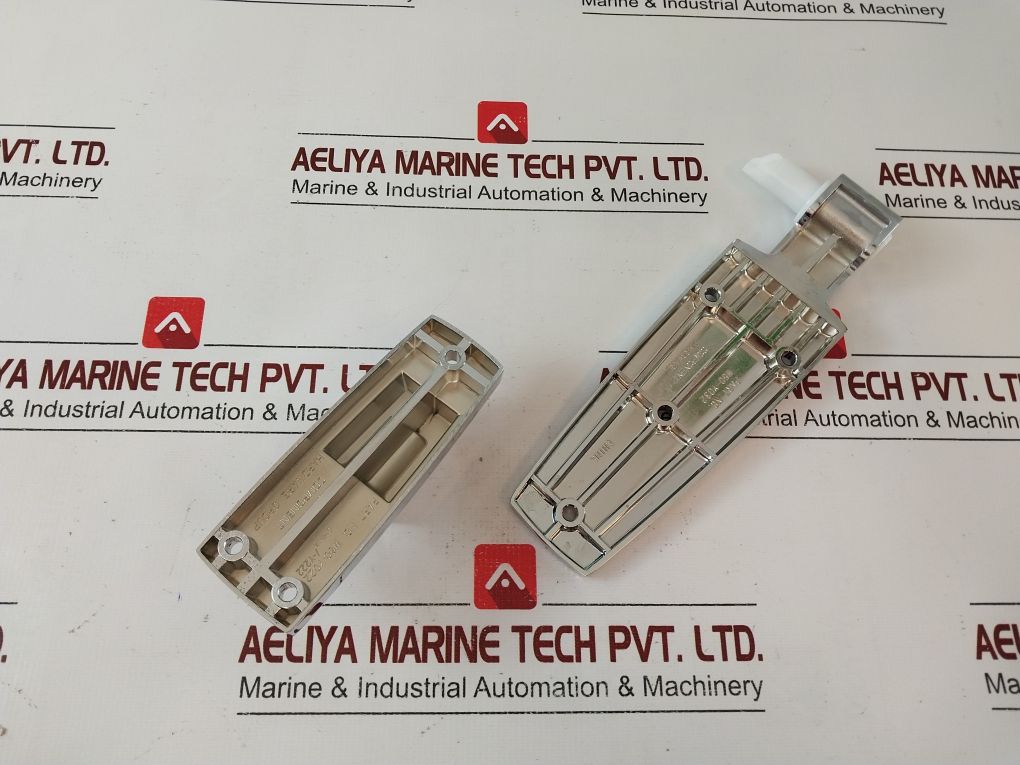 Component Hardware W60-y032 Walk-in Hinge Set