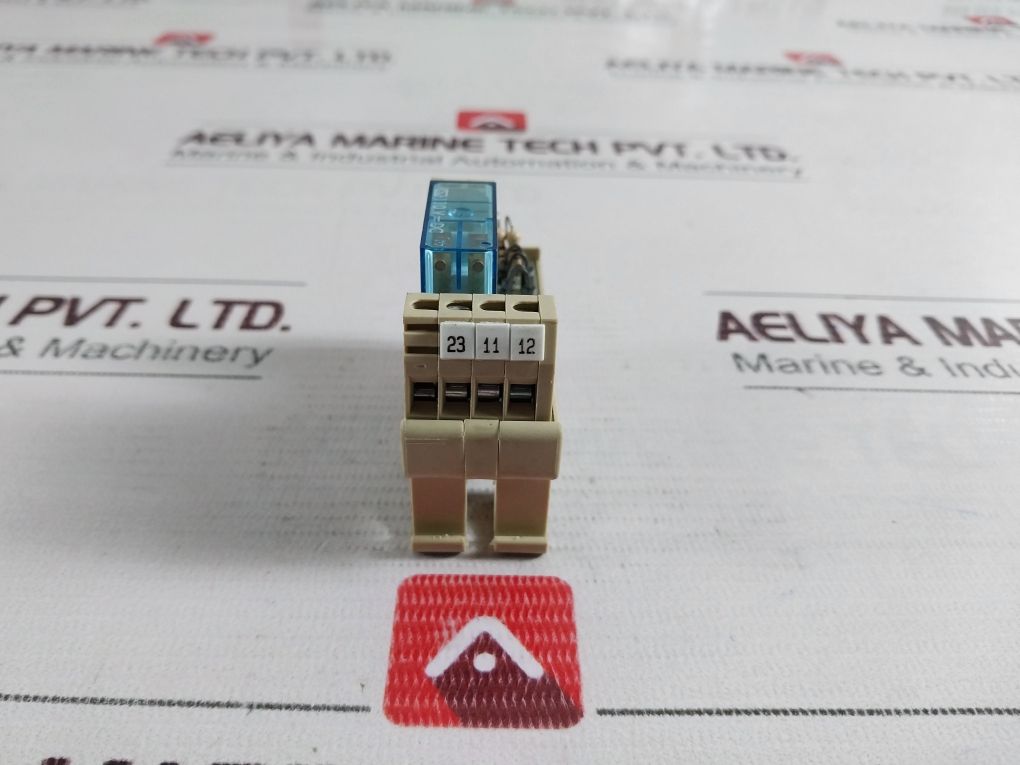 Conexel C902108.6000 Relay Coupler 110Vca/Cc C401932.2 Type 40.52S