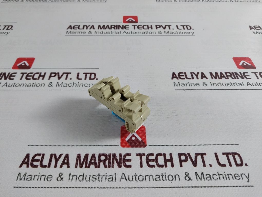 Conexel C902108.6000 Relay Coupler 110Vca/Cc C401932.2 Type 40.52S