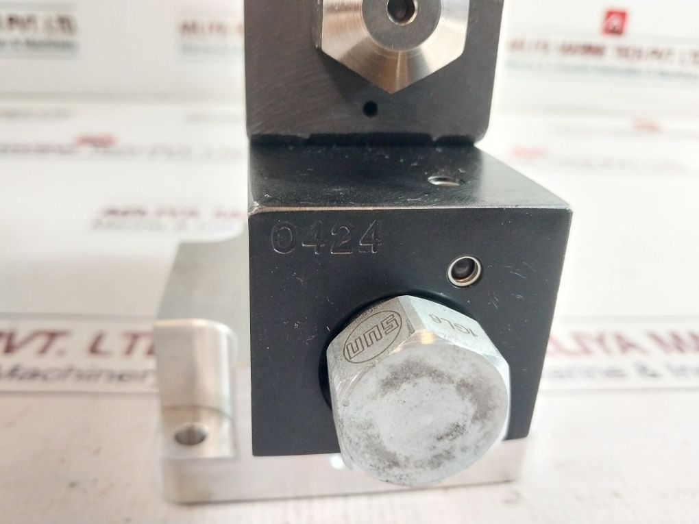 Continental Hydraulics Vmd03M-3F-g-10-b-y1179 Directional Control Valve