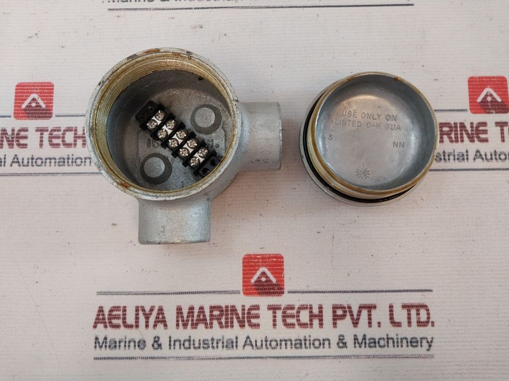 Cooper Gual36 Conduit Outlet Box With Cover