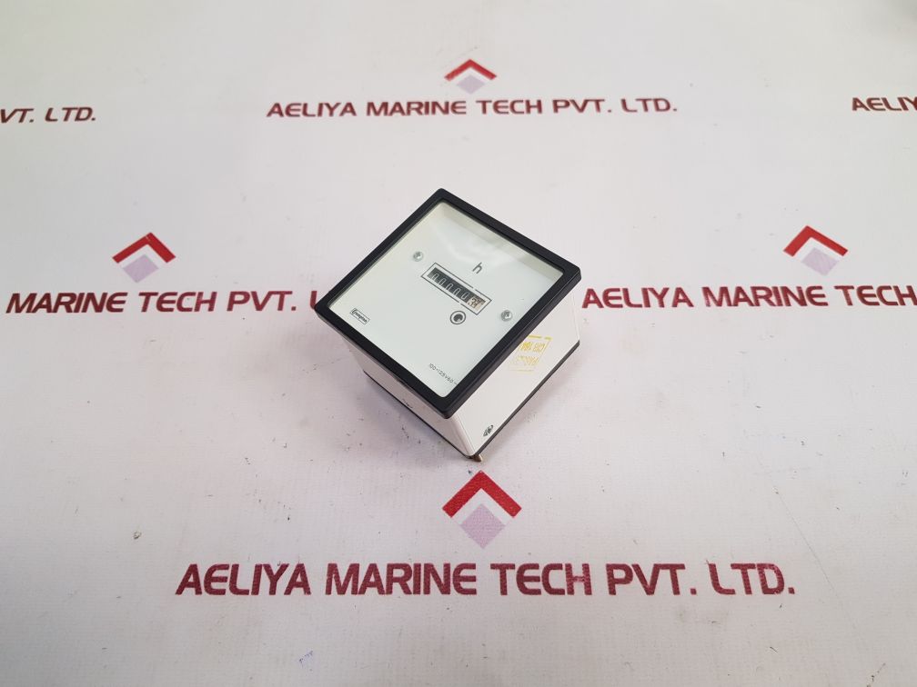 Crompton 243-156G-plzh-c6-3T Hours Meters