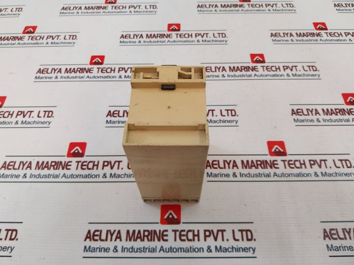 Crompton 252-pvuw Protector Trip Relay 450V 60Hz