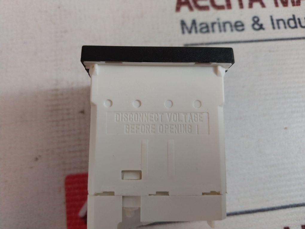 Crompton E242-75Ag-spec Din Standard Panel Meter 0/60A