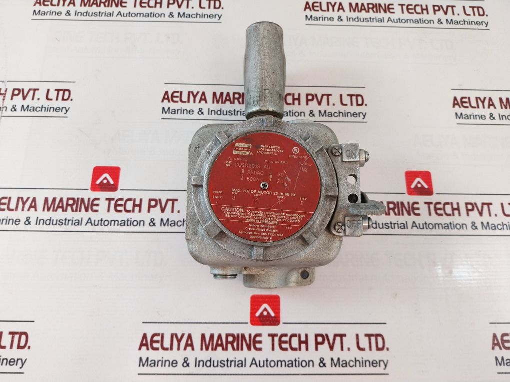 Crouse-hinds Gusc2013 Ah 3/4” Explosion Proof Enclosure With General Snap Switch